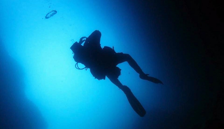 Unterwassertauchgang Divingkurs Sizilien die Tiefen Siziliens Taormina