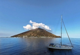 Exkursion auf dem Meer Wandertour Vulkan Sizilien Äolische Inseln