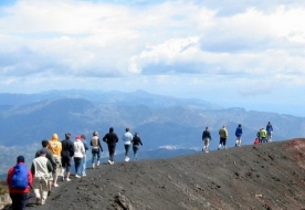 Tag auf dem Vulkan Vulkane Siziliens Trekking auf dem Berg Ätna