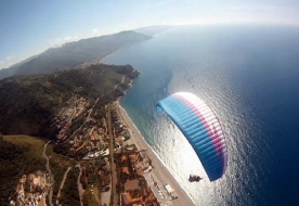 Gleitschirmflug Sizilien Outdooraktivitäten Sizilien Paragliding Sizilien