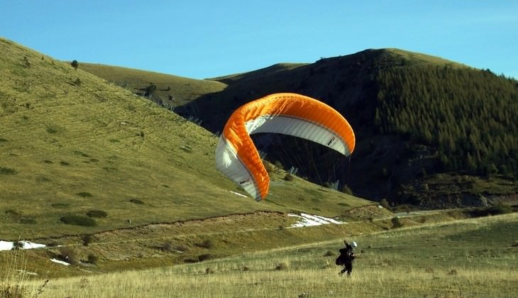 Gleitschirmflug Sizilien - Outdooraktivitäten Sizilien